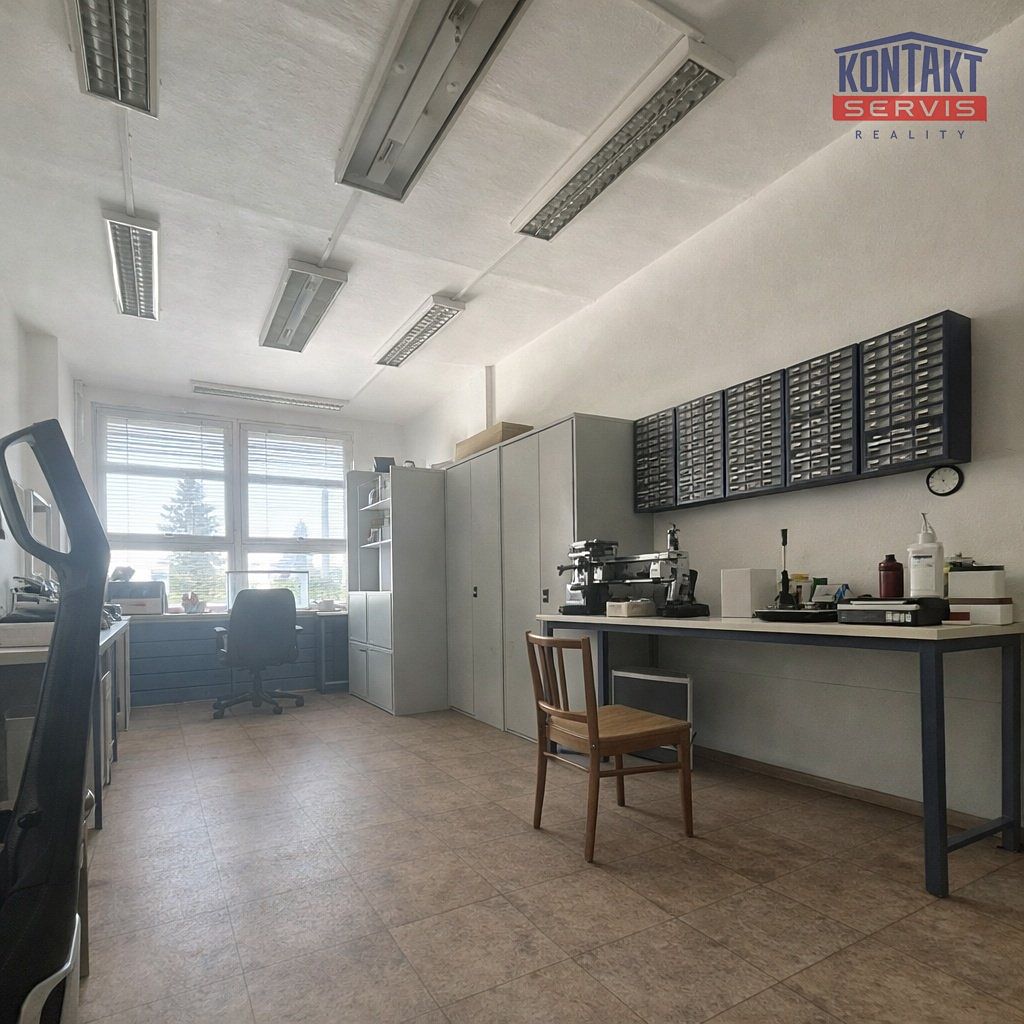 Pronájem kanceláře 225 m² – fotografie 2