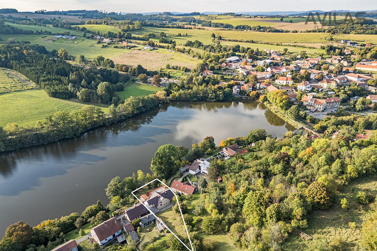 Prodej rodinného domu 207 m², pozemek 1084 m² – fotografie 5