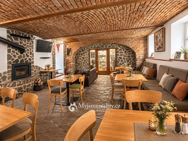 Prodej obchodního prostoru 95 m², Znojmo – náhled fotky 1