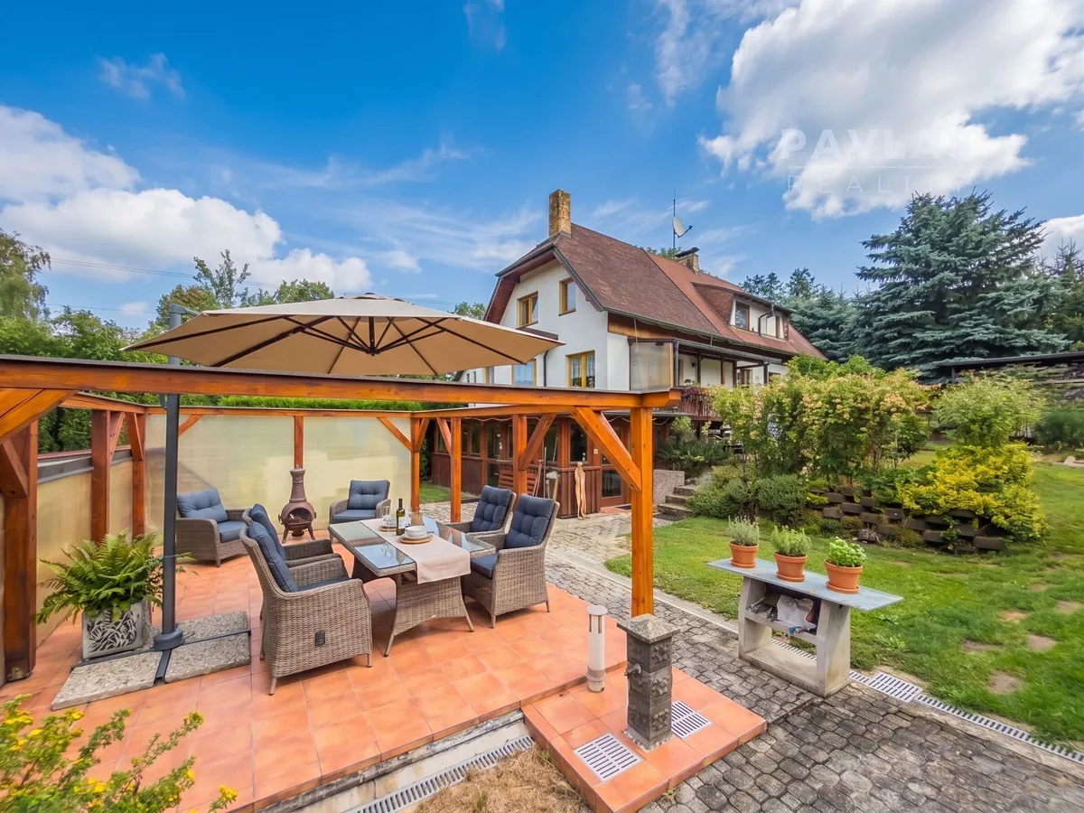 Prodej rodinného domu 240 m², pozemek 573 m²