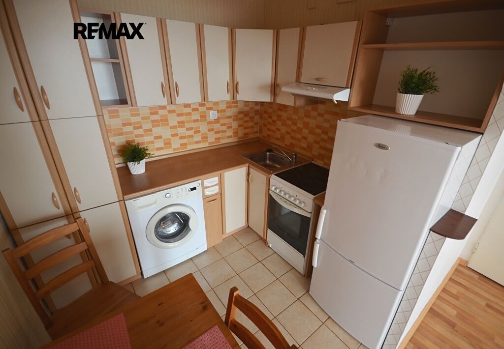 Pronájem bytu 2+kk 40 m² – fotografie 2
