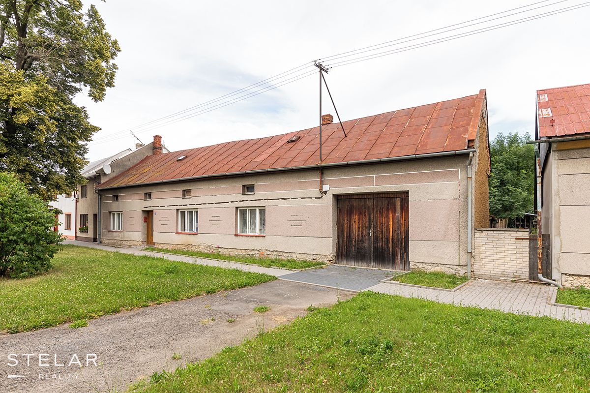 Prodej rodinného domu 323 m², pozemek 1542 m²