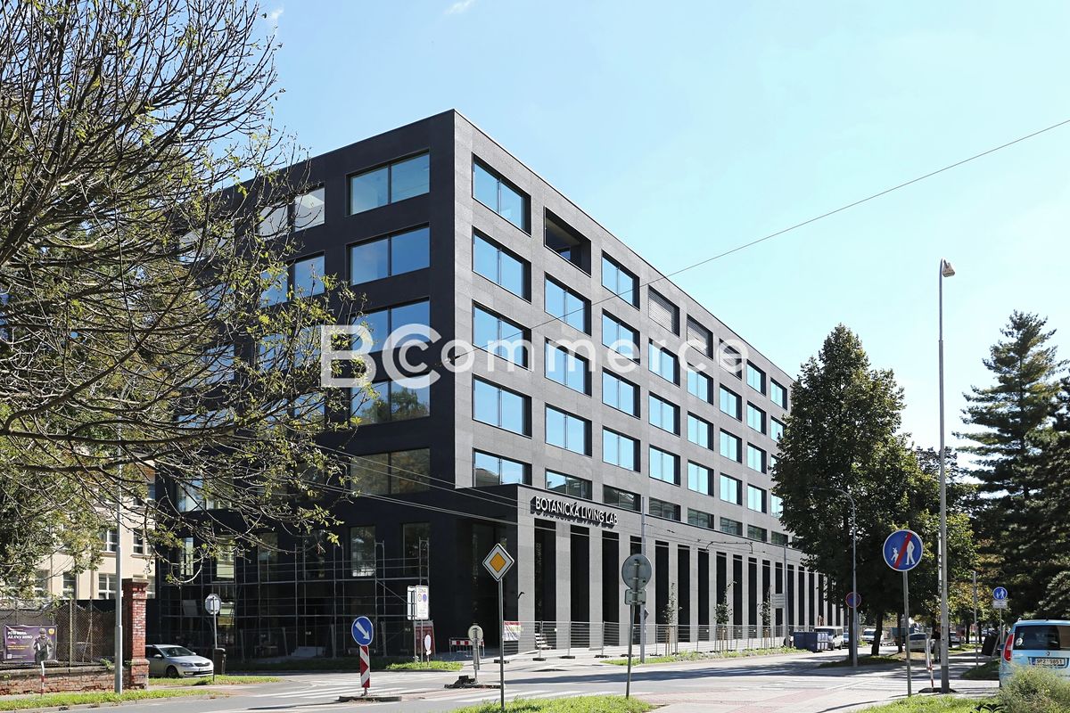 Pronájem kanceláře 1000 m² – fotografie 5