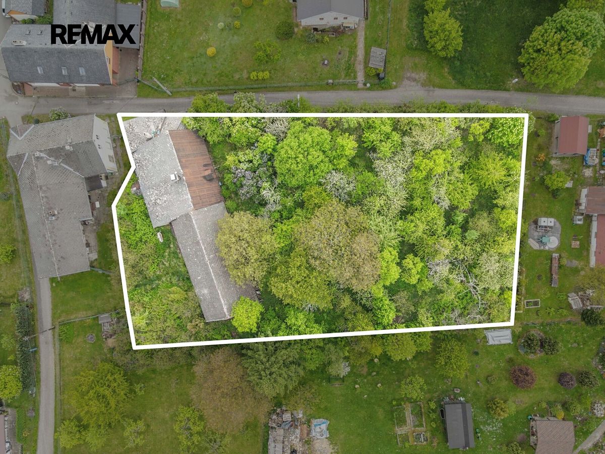 Prodej rodinného domu 350 m², pozemek 641 m² – fotografie 2