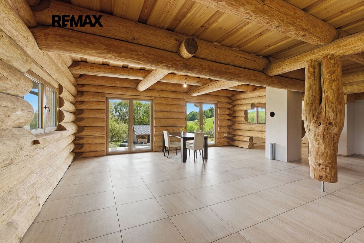 Prodej rodinného domu 440 m², pozemek 10980 m² – fotografie 5