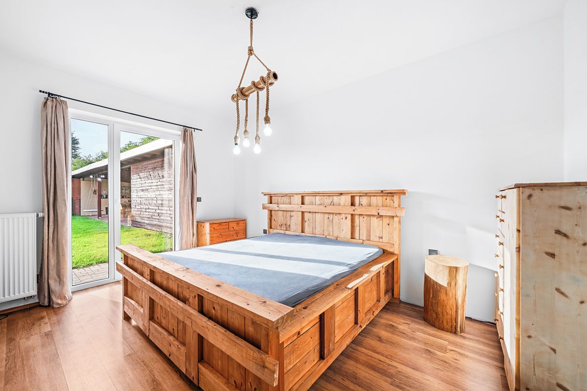 Prodej rodinného domu 750 m², pozemek 3000 m² – fotografie 3