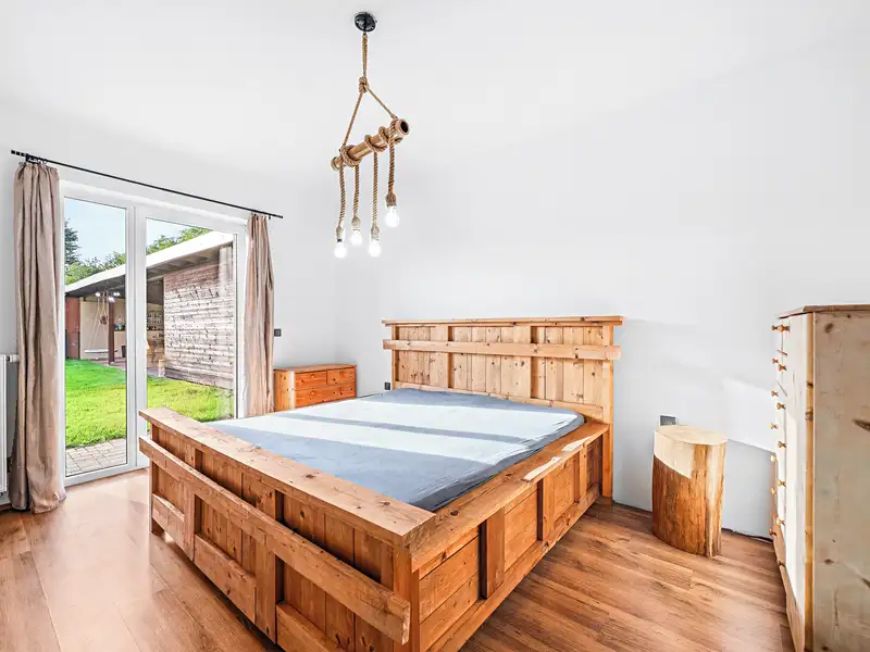 Prodej rodinného domu 750 m², pozemek 3000 m², Předenice – náhled fotky 3