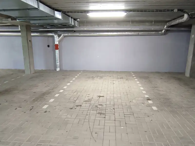 Prodej garážového stání 13 m², Milovice – náhled fotky 3