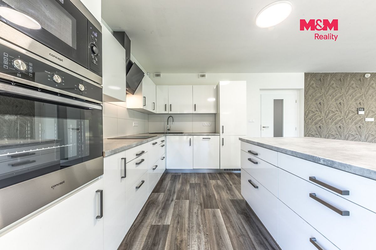 Prodej rodinného domu 341 m², pozemek 800 m² – fotografie 5