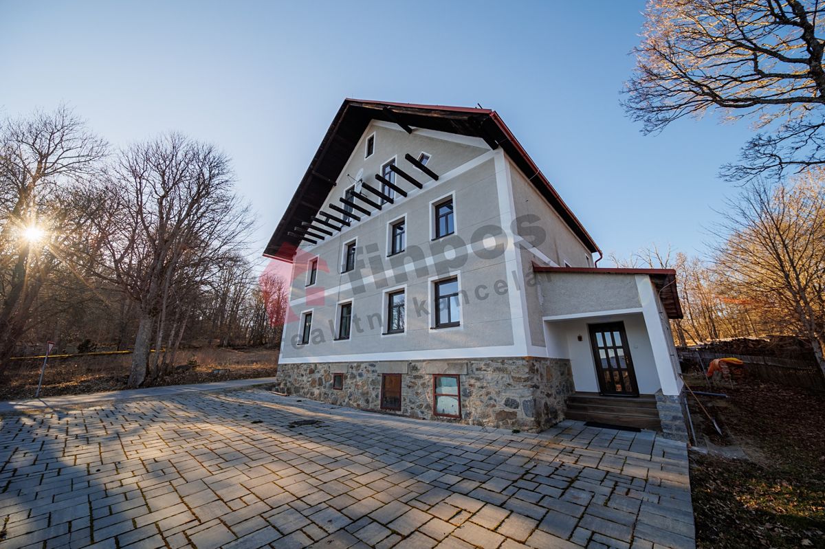 Prodej rodinného domu 197 m², pozemek 283 m² – fotografie 2