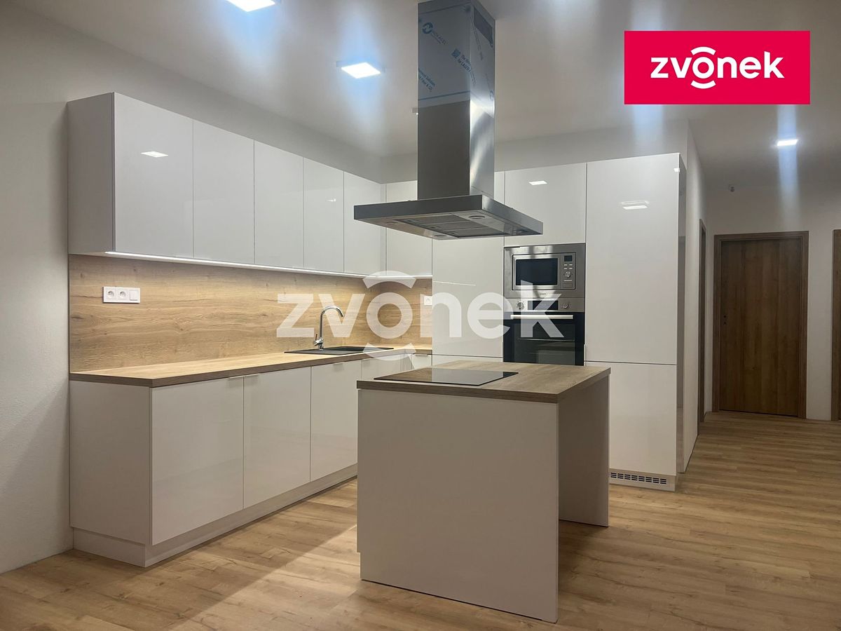 Pronájem bytu 4+kk 100 m² – fotografie 2