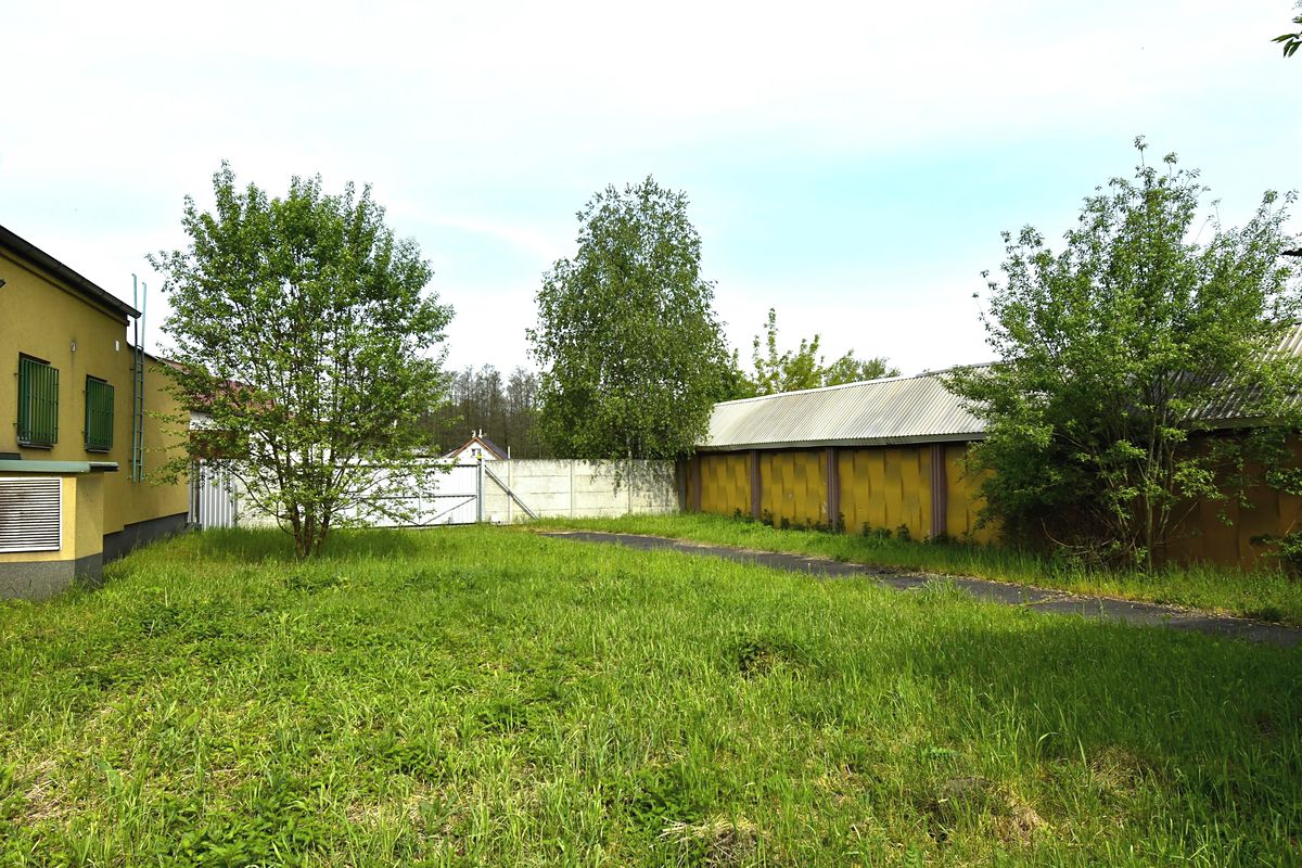 Pronájem komerčního pozemku 1140 m²