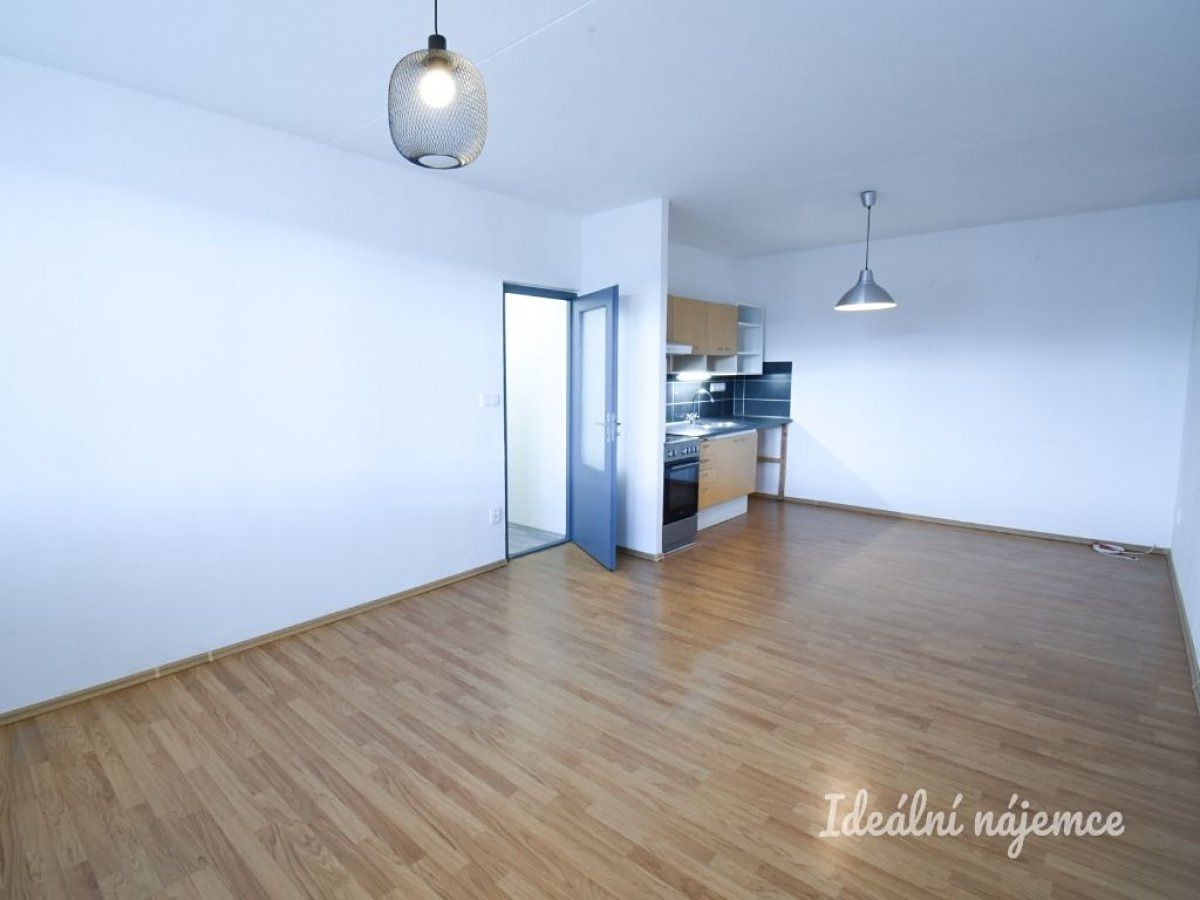 Pronájem bytu 2+kk 47 m² – fotografie 3