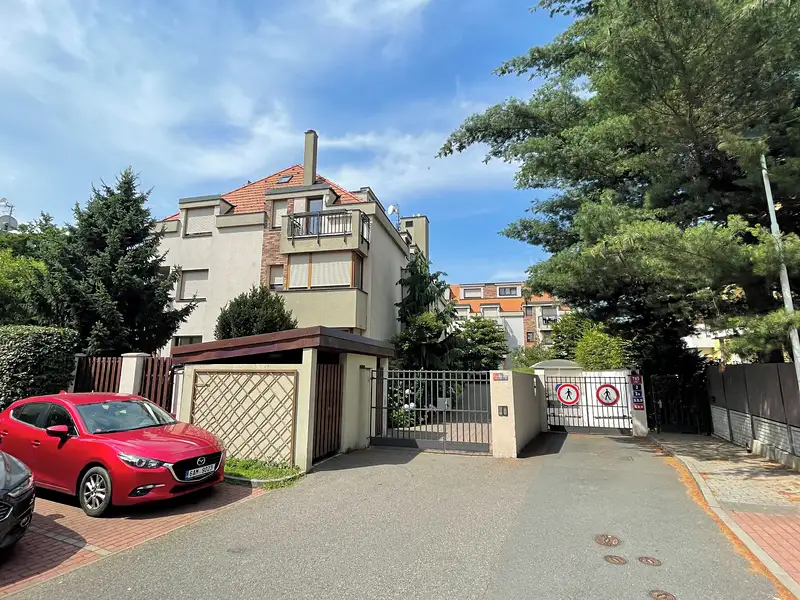 Pronájem bytu 2+kk 82 m², Praha – náhled fotky 3