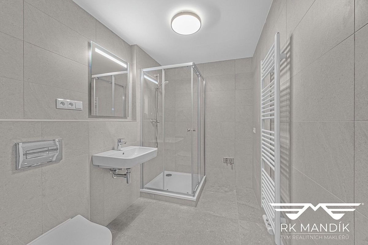 Pronájem bytu 1+kk 33 m² – fotografie 3