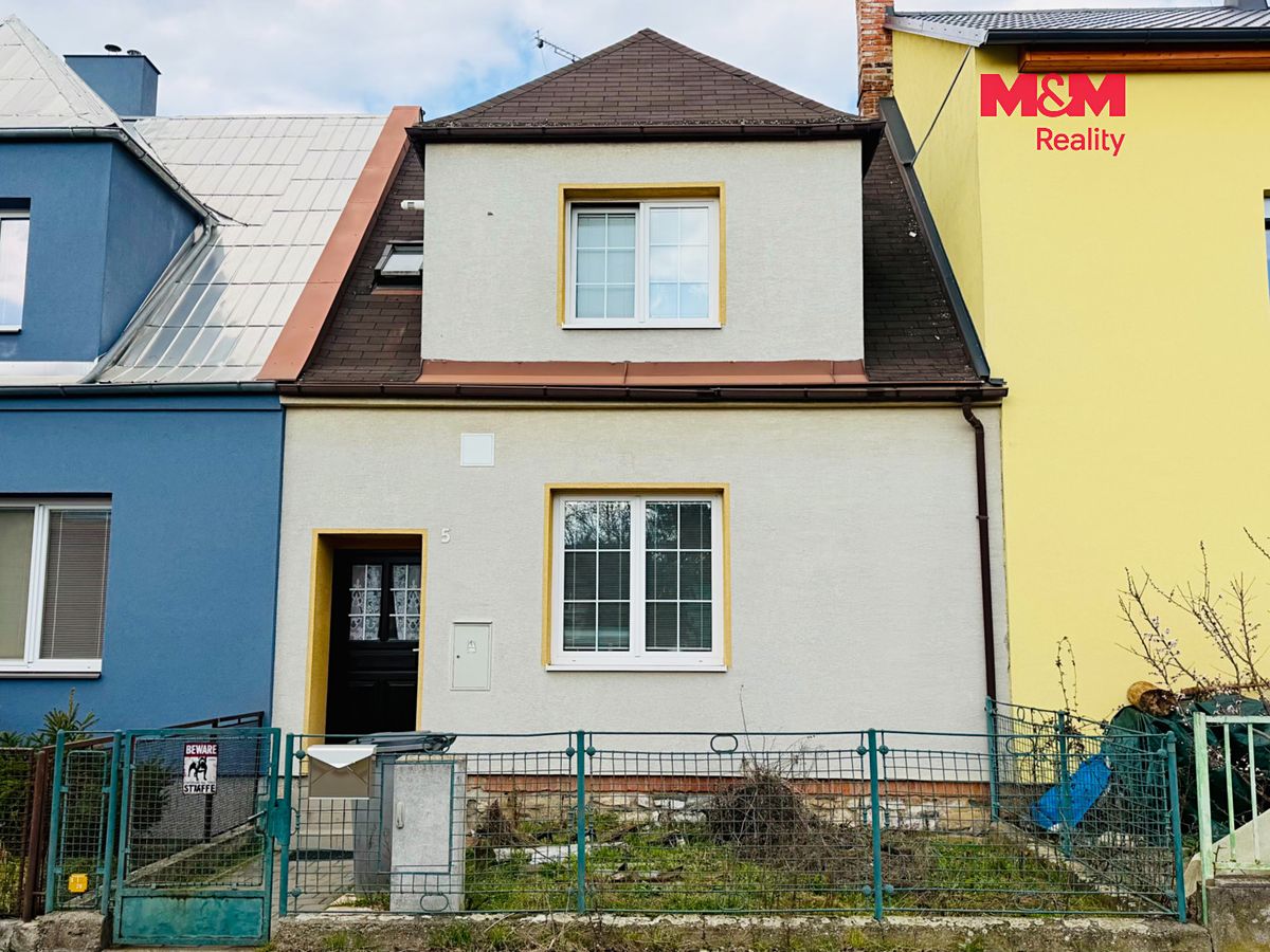 Prodej rodinného domu 98 m², pozemek 183 m² – fotografie 2