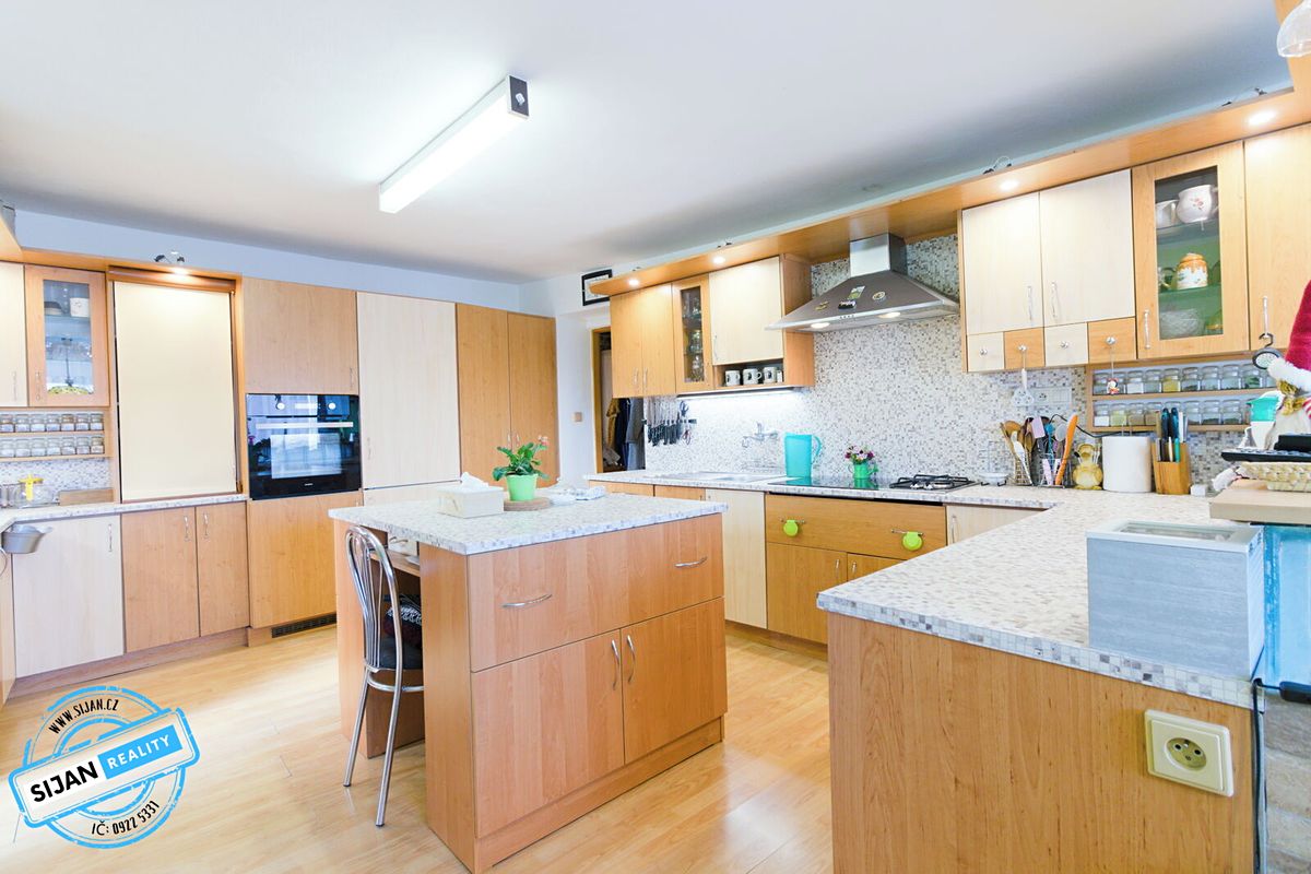 Prodej vícegeneračního domu 144 m², pozemek 628 m² – fotografie 5