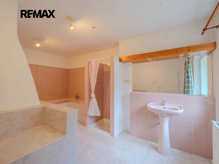 Prodej domu, 430 m² (44 z 64)