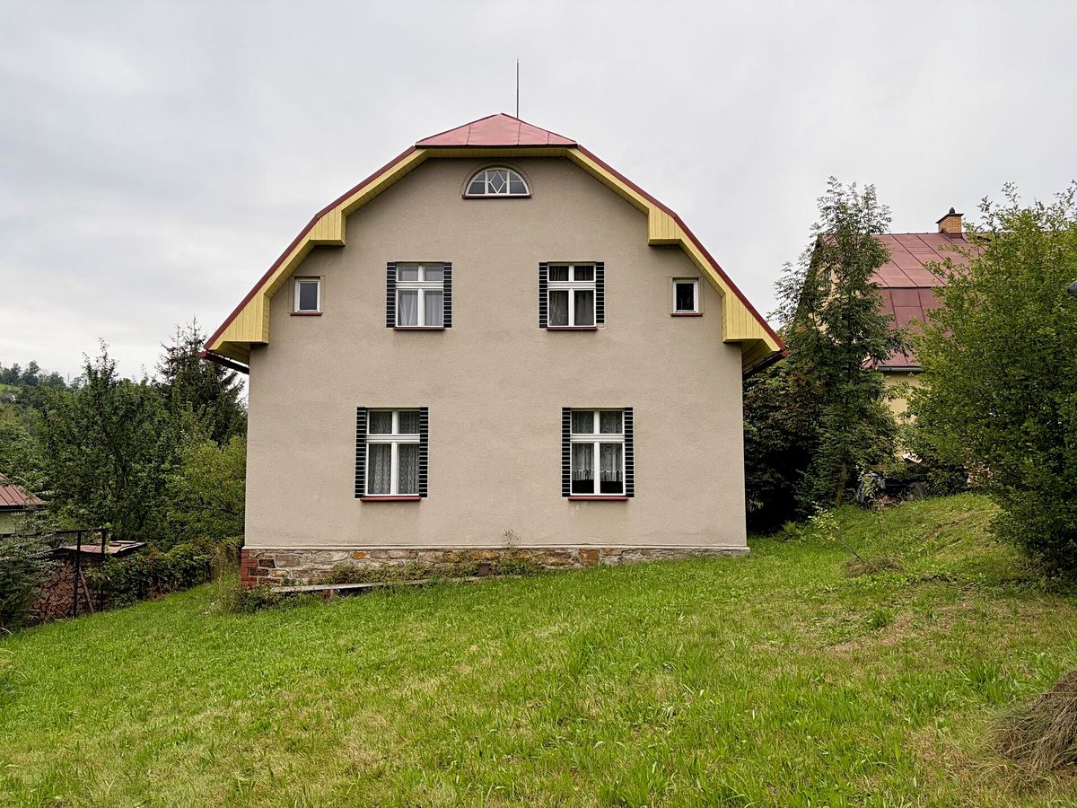 Prodej rodinného domu 180 m², pozemek 975 m² – fotografie 5