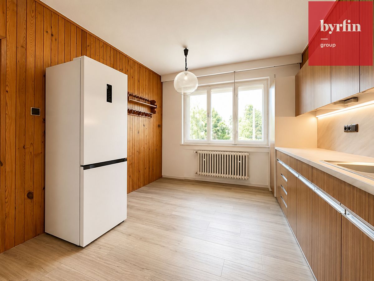 Pronájem rodinného domu 200 m², pozemek 800 m² – fotografie 2