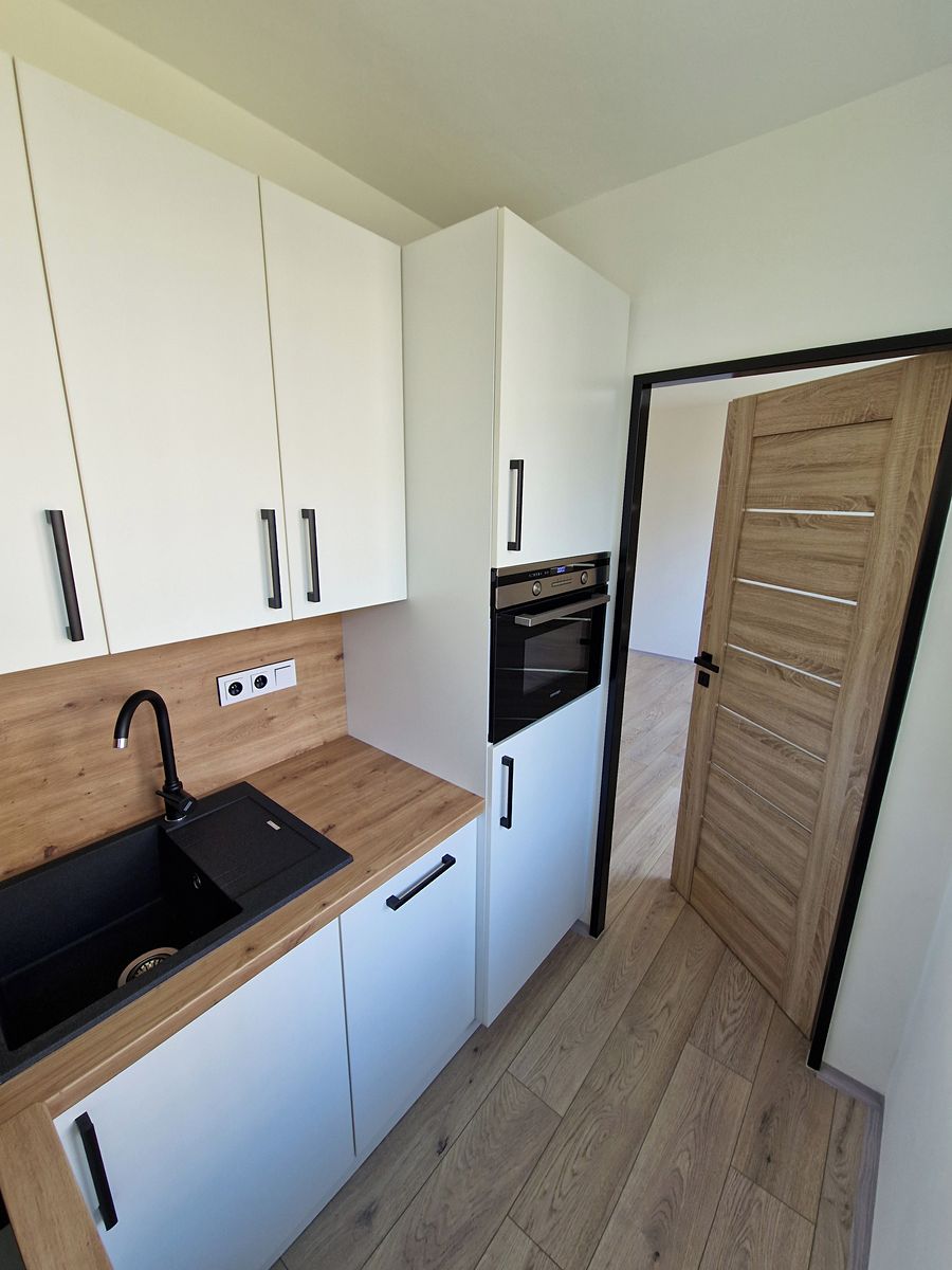 Pronájem bytu 1+kk 28 m² – fotografie 2
