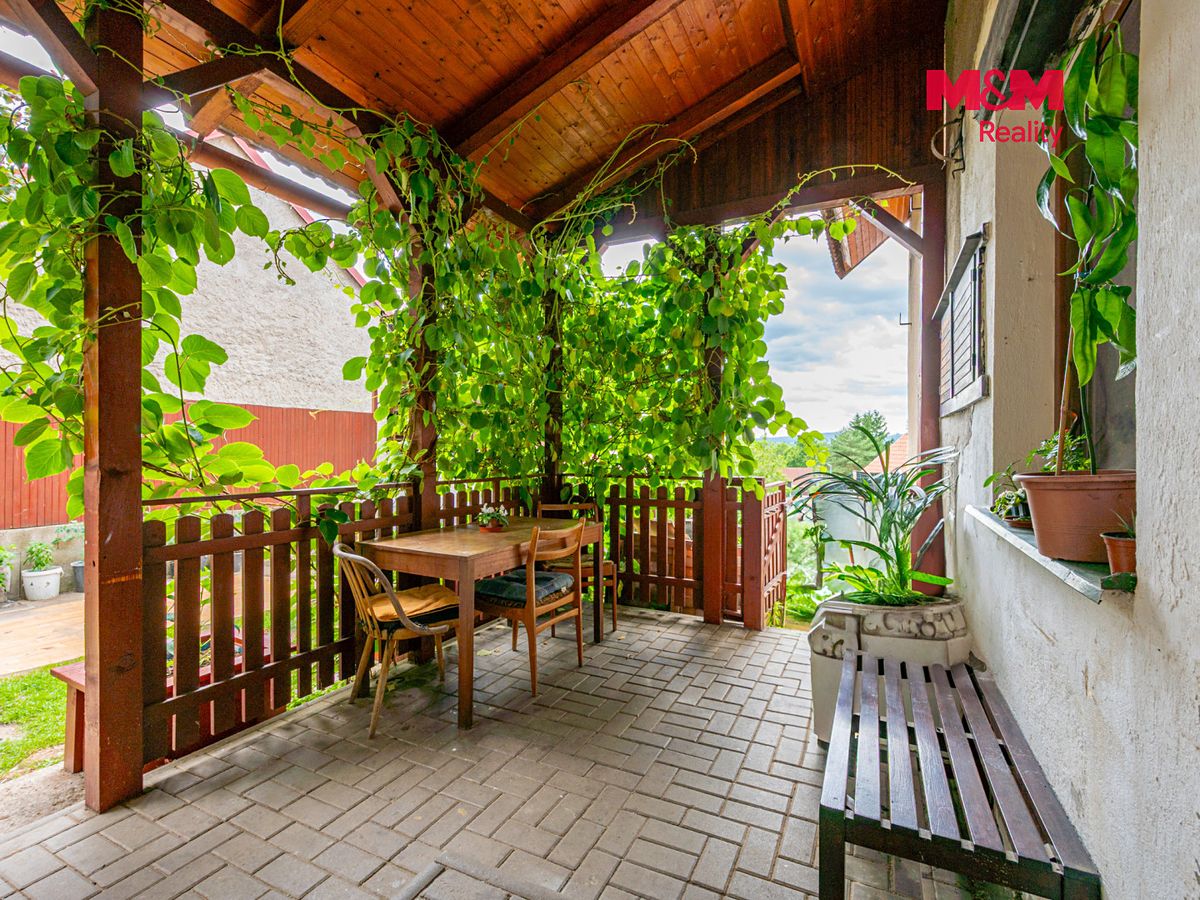 Prodej rodinného domu 140 m², pozemek 2049 m² – fotografie 5