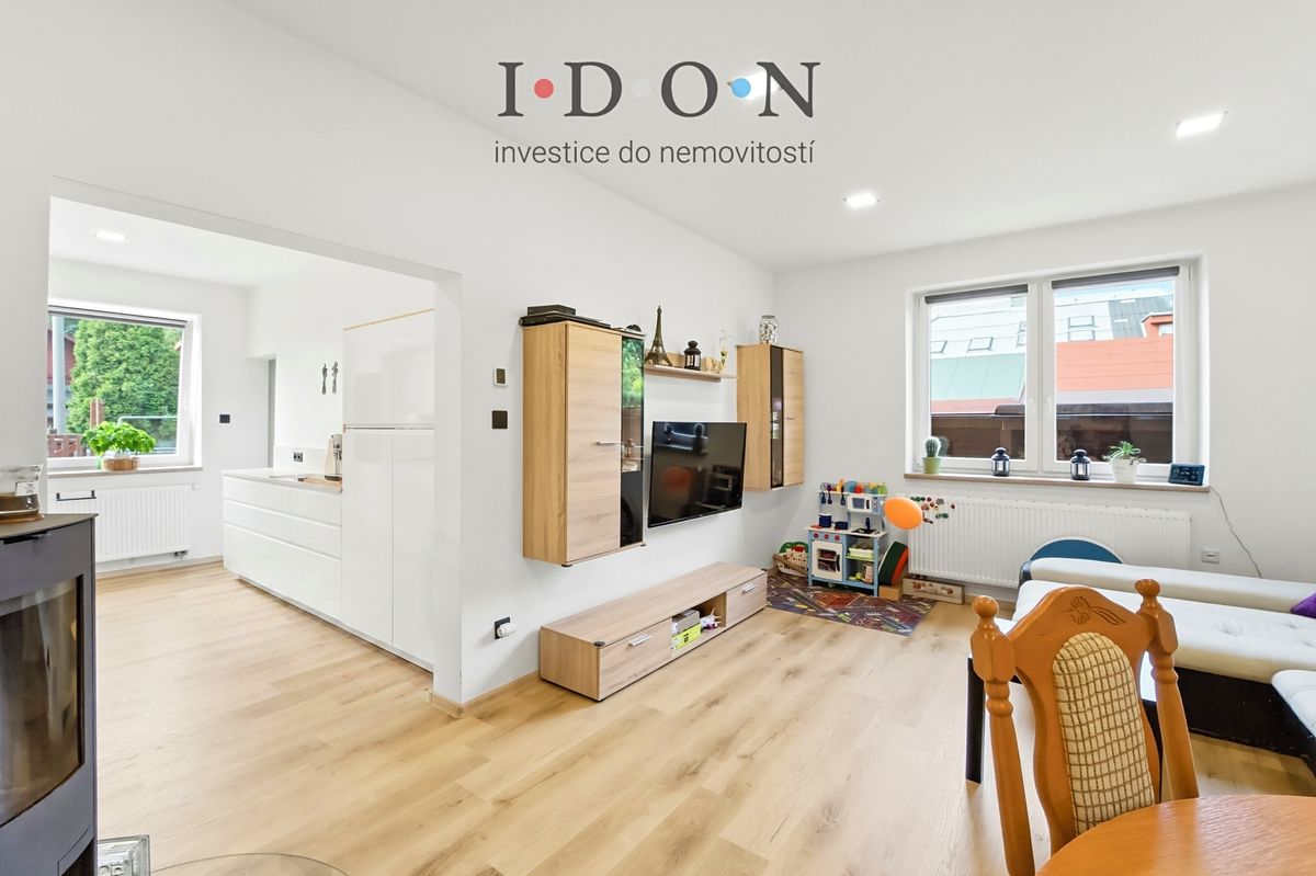 Prodej rodinného domu 87 m², pozemek 298 m² – fotografie 2