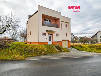 Prodej rodinného domu 270 m², pozemek 830 m²