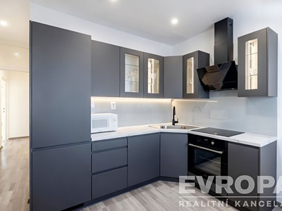 Квартира 4+1 на продаж, 76 м² (2 з 16)