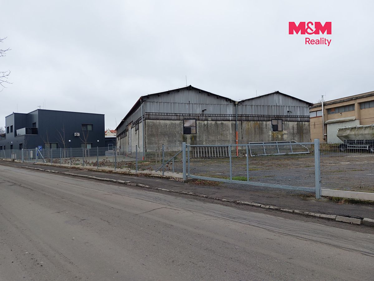 Pronájem skladového prostoru 972 m² – fotografie 2