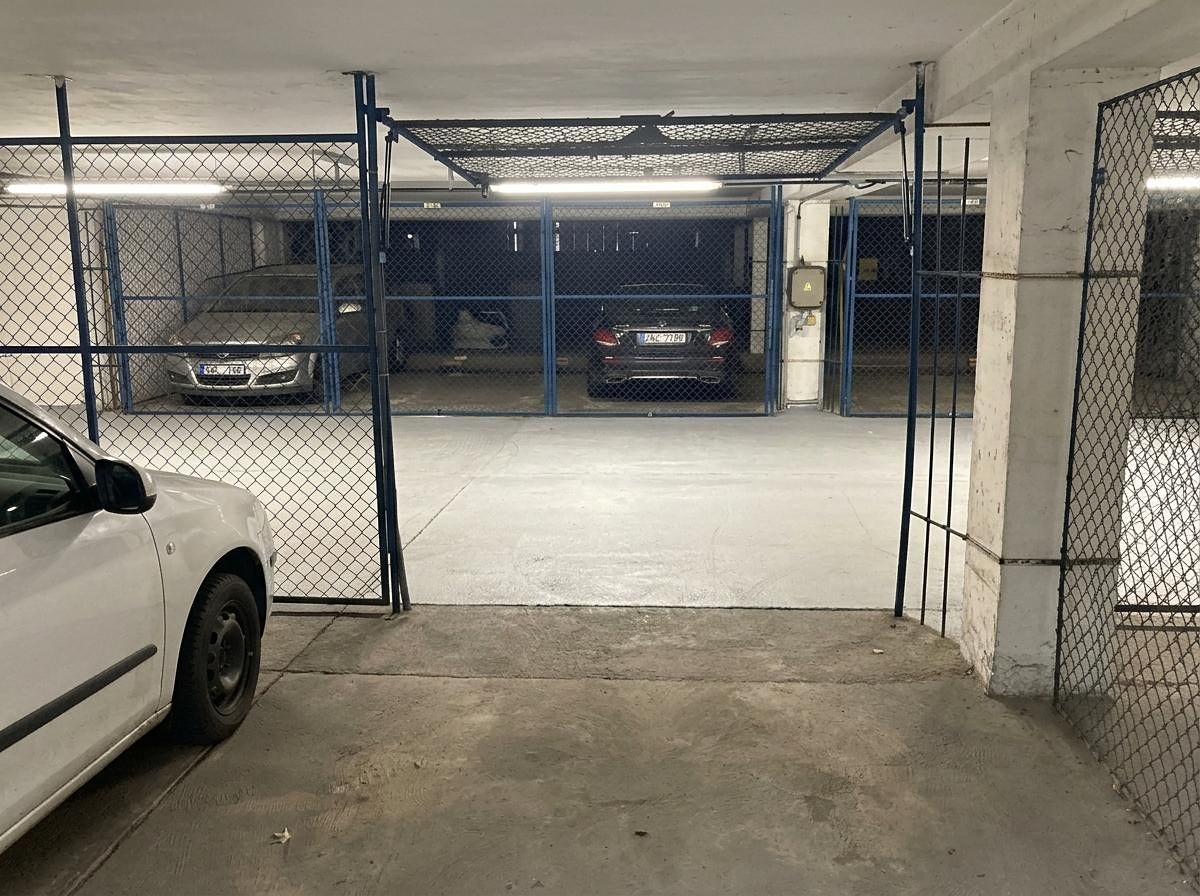 Prodej garážového stání 12 m² – fotografie 4