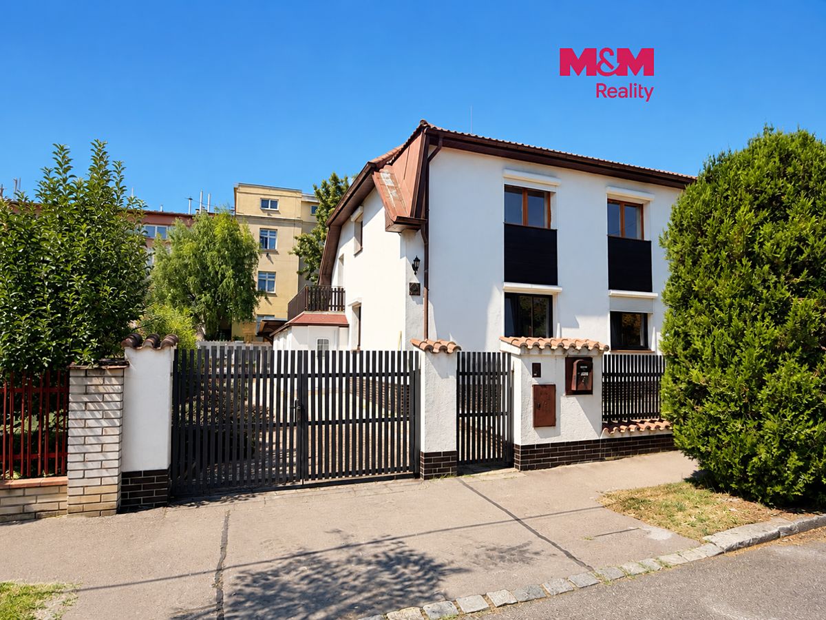 Pronájem rodinného domu 280 m², pozemek 400 m²