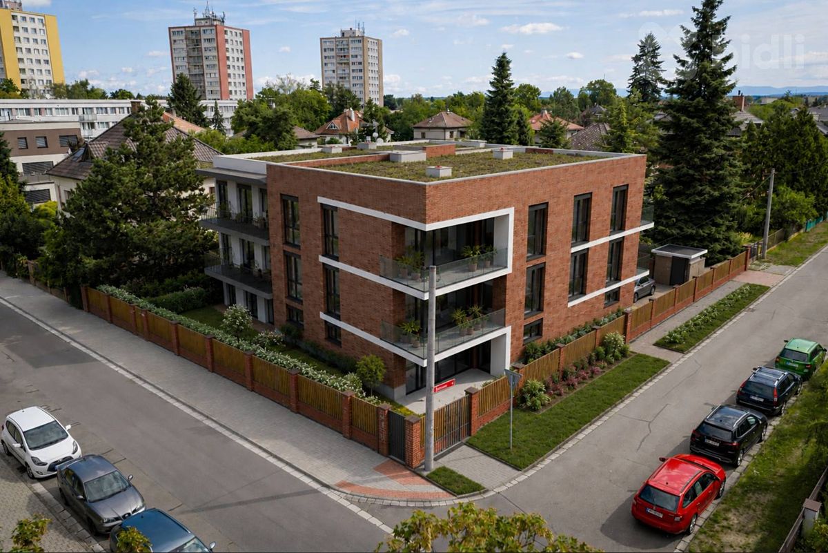 Prodej vily 630 m², pozemek 1103 m²