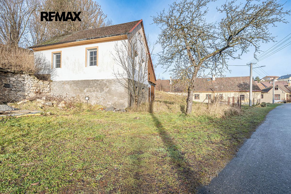 Prodej rodinného domu 184 m², pozemek 1805 m² – fotografie 3