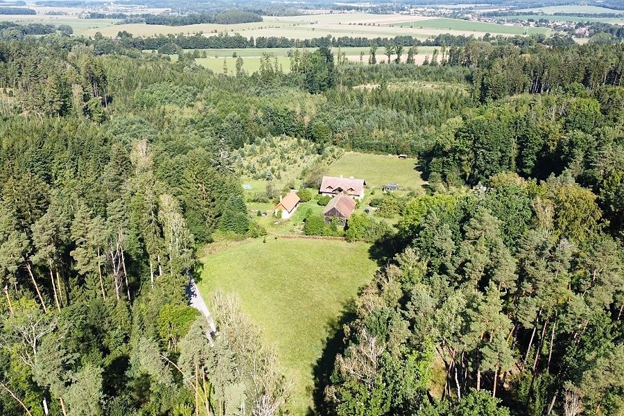 Prodej rodinného domu 229 m², pozemek 9487 m² – fotografie 2