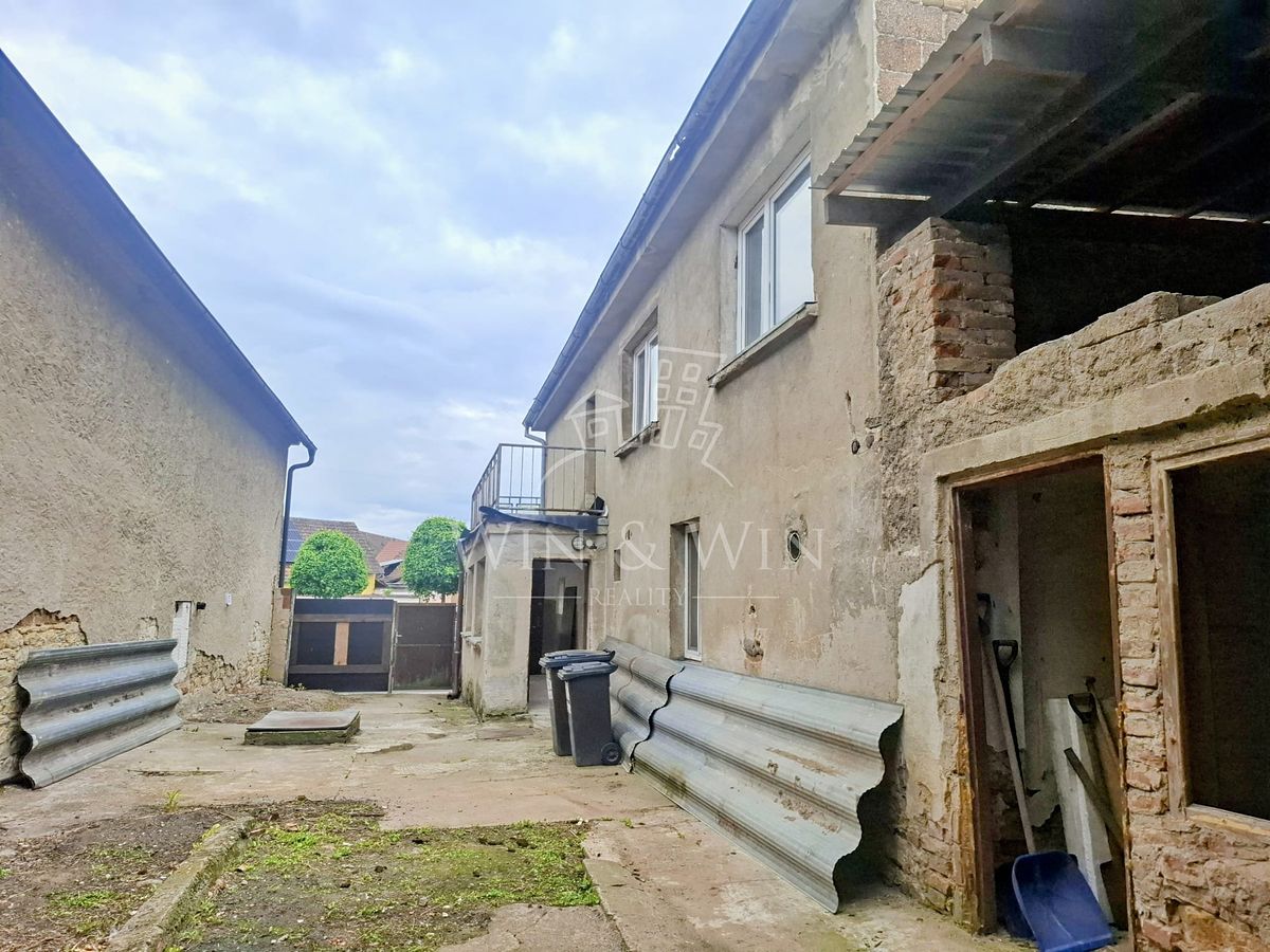 Prodej rodinného domu 142 m², pozemek 272 m² – fotografie 2