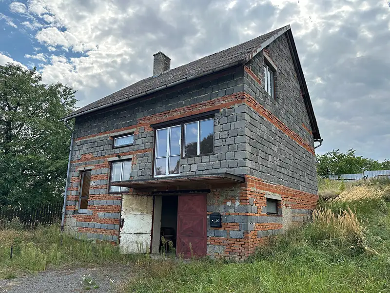 Prodej rodinného domu 257 m², pozemek 711 m², Bezuchov – náhled fotky 1