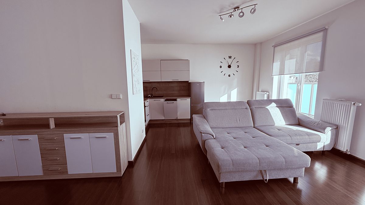 Pronájem bytu 2+kk 52 m² – fotografie 2