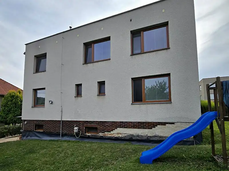 Prodej rodinného domu 250 m², pozemek 706 m², Zlín – náhled fotky 2