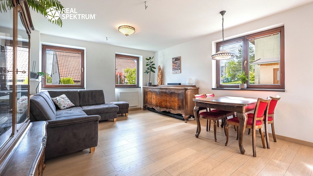 Prodej rodinného domu 147 m², pozemek 154 m² – fotografie 2