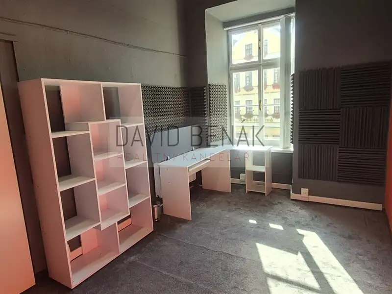 Pronájem kanceláře 14 m², Hradec Králové – náhled fotky 2
