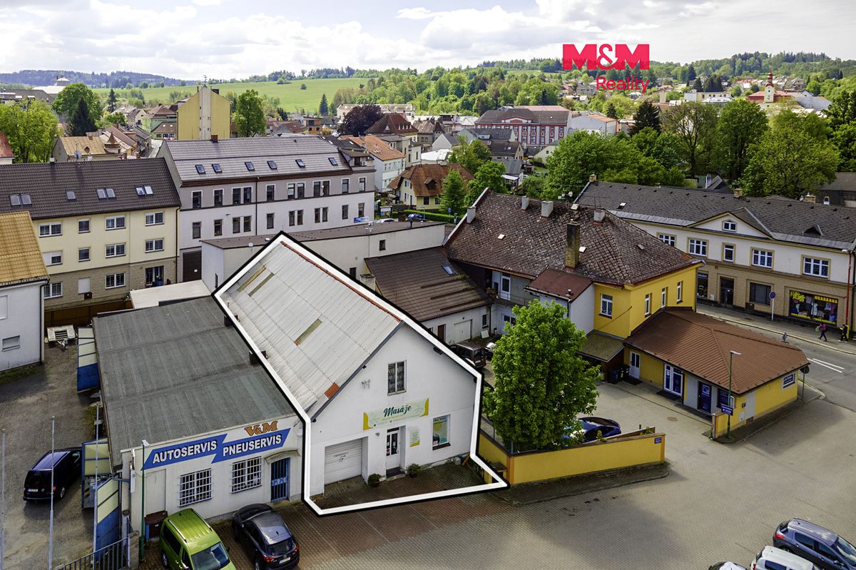 Prodej rodinného domu 380 m², pozemek 254 m²