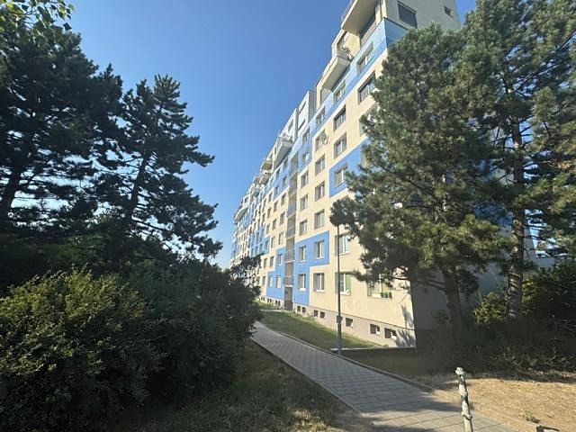 Pronájem bytu 2+kk 46 m² – fotografie 2