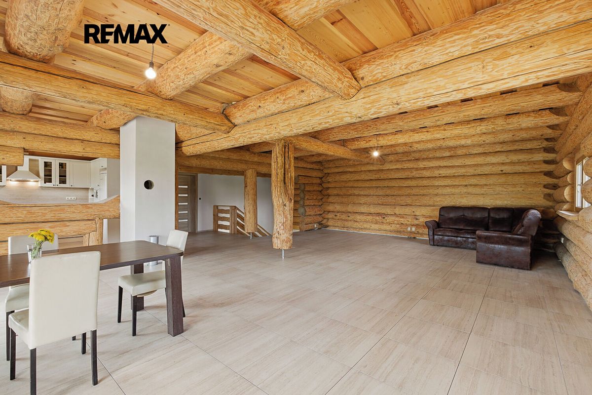Prodej rodinného domu 440 m², pozemek 10980 m² – fotografie 4