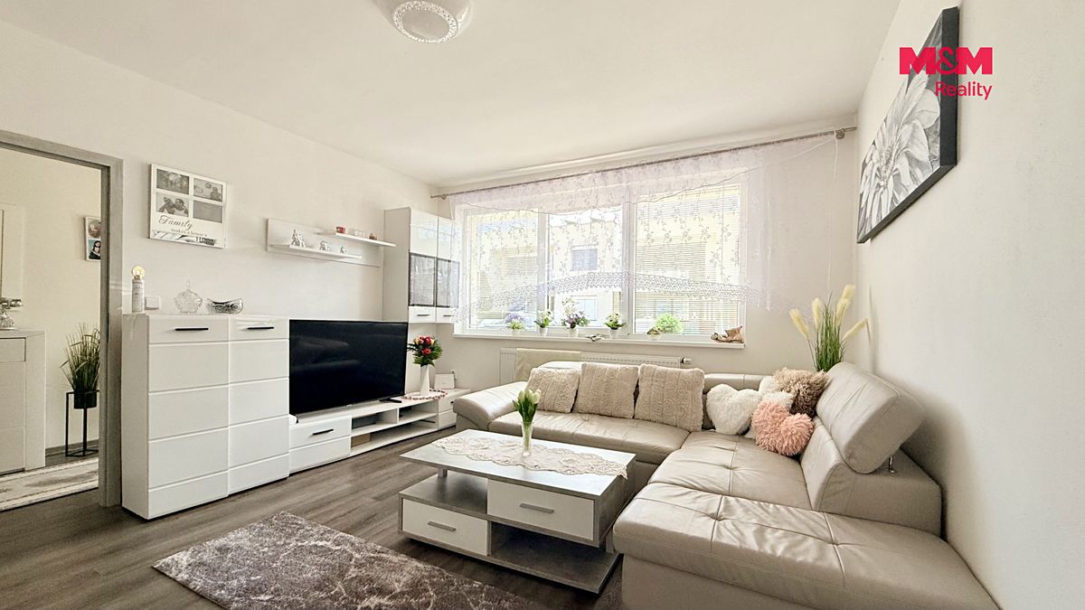 Prodej rodinného domu 380 m², pozemek 280 m² – fotografie 3