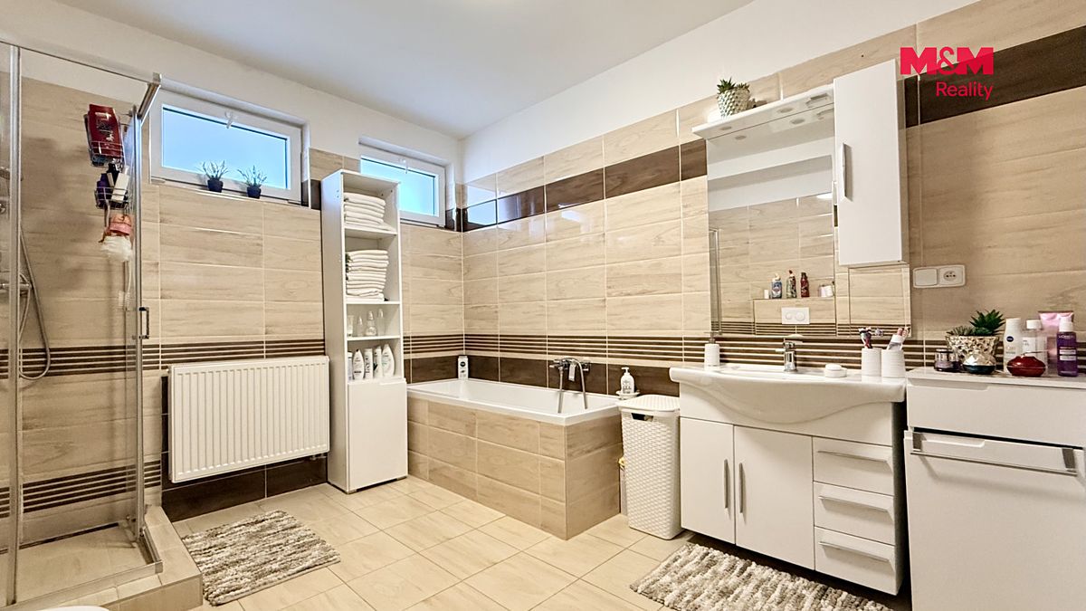 Prodej rodinného domu 380 m², pozemek 280 m² – fotografie 5