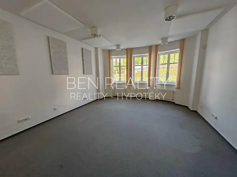 Pronájem kanceláře 460 m², Zlín – náhled fotky 3