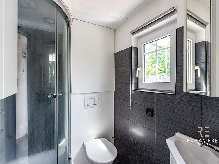 Prodej domu, 306 m² (50 z 85)