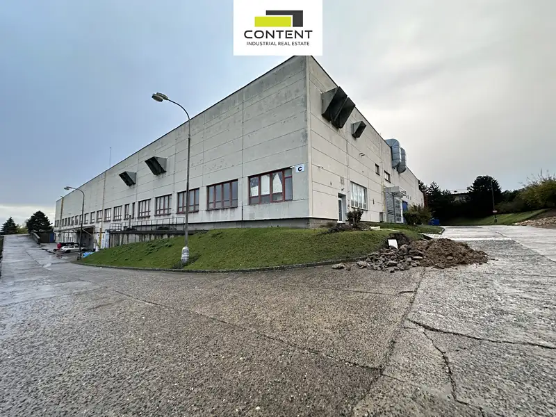 Pronájem skladového prostoru 3400 m², Hořice – náhled fotky 1
