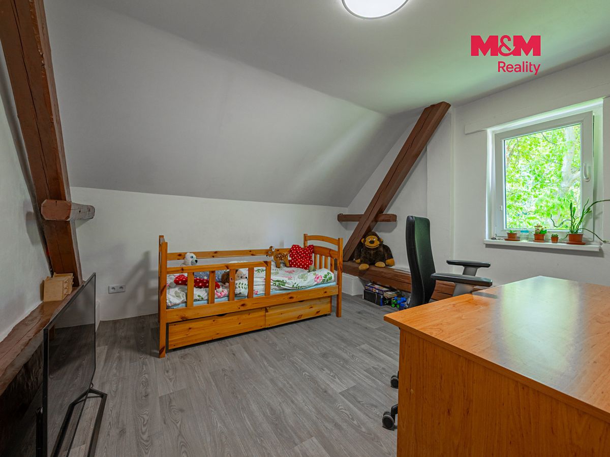 Prodej rodinného domu 140 m², pozemek 2049 m² – fotografie 4